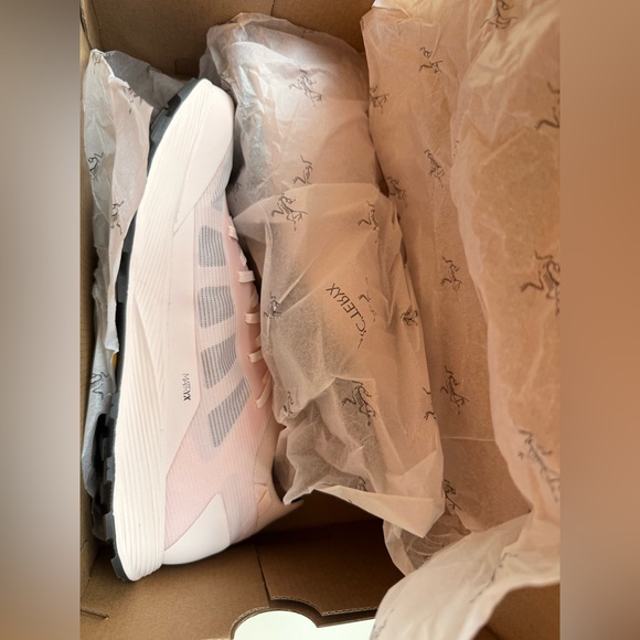 Arc’teryx Women’s Norvan 9 Trail Running Shoe – Rose - Picture 2 of 11